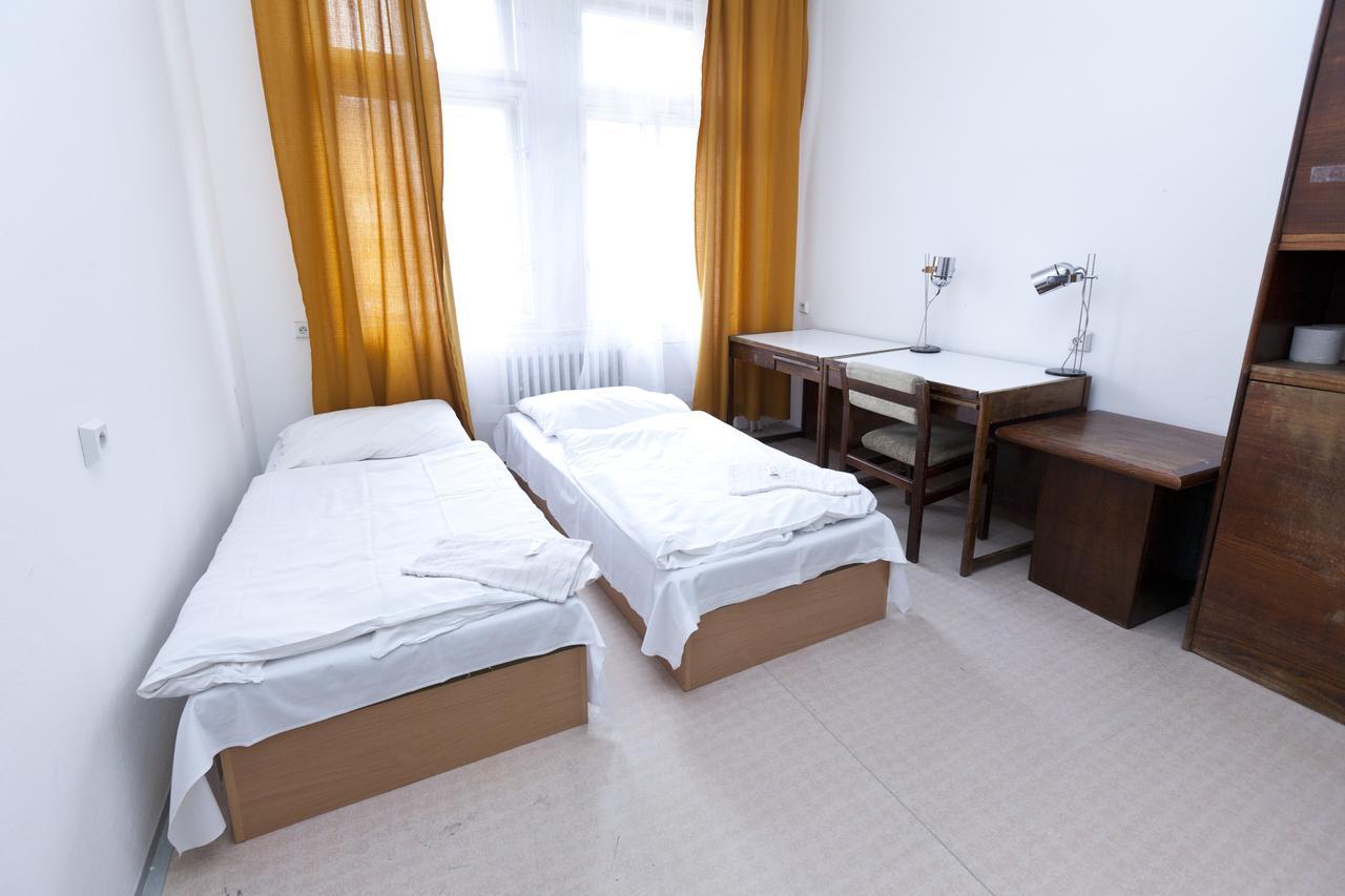 Hostel Hlavkova Прага Экстерьер фото